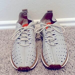 OTBT - NWOT Women’s sneakers